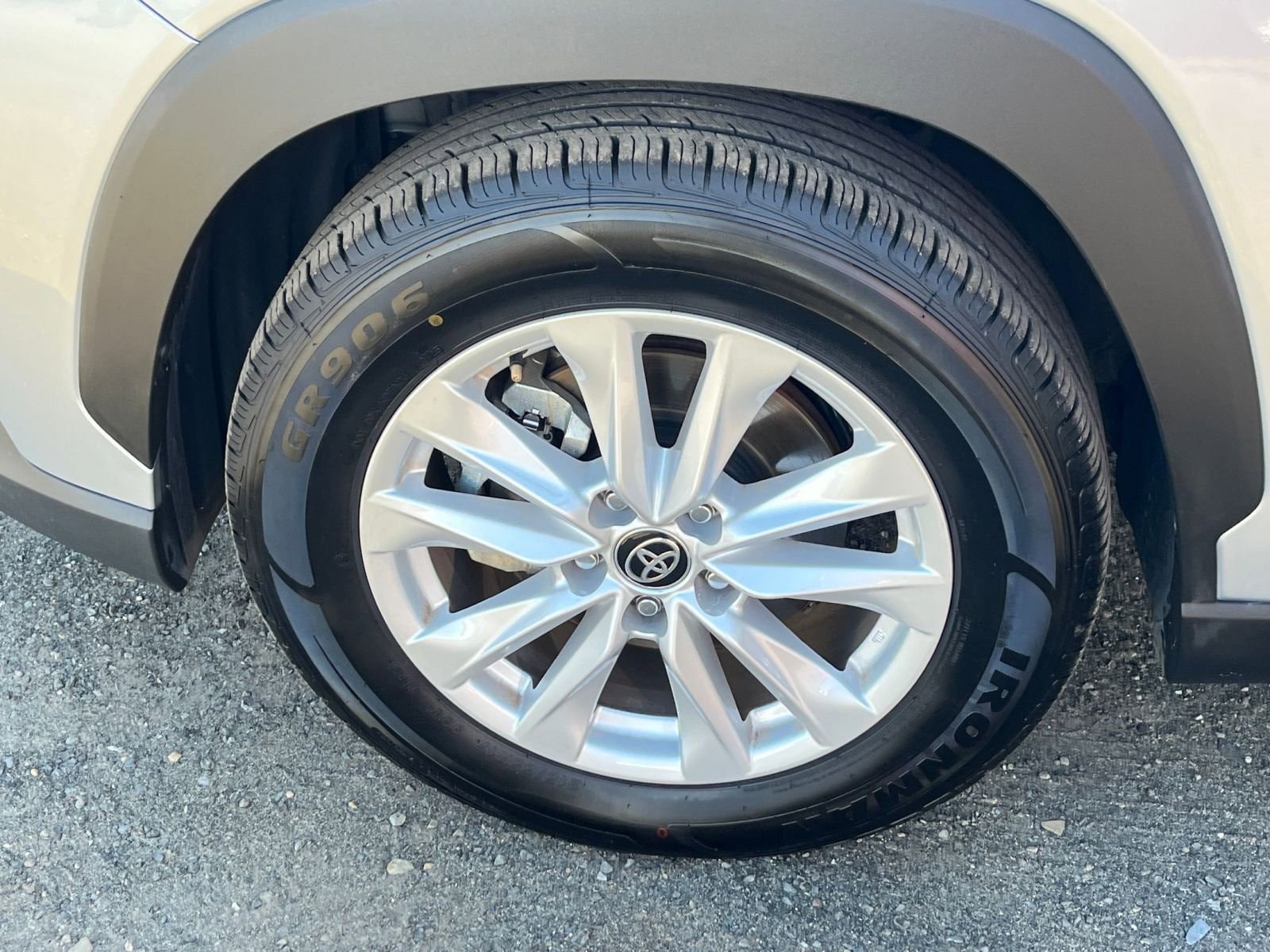 Thumbnail: 2025 Toyota Corolla Cross - 29