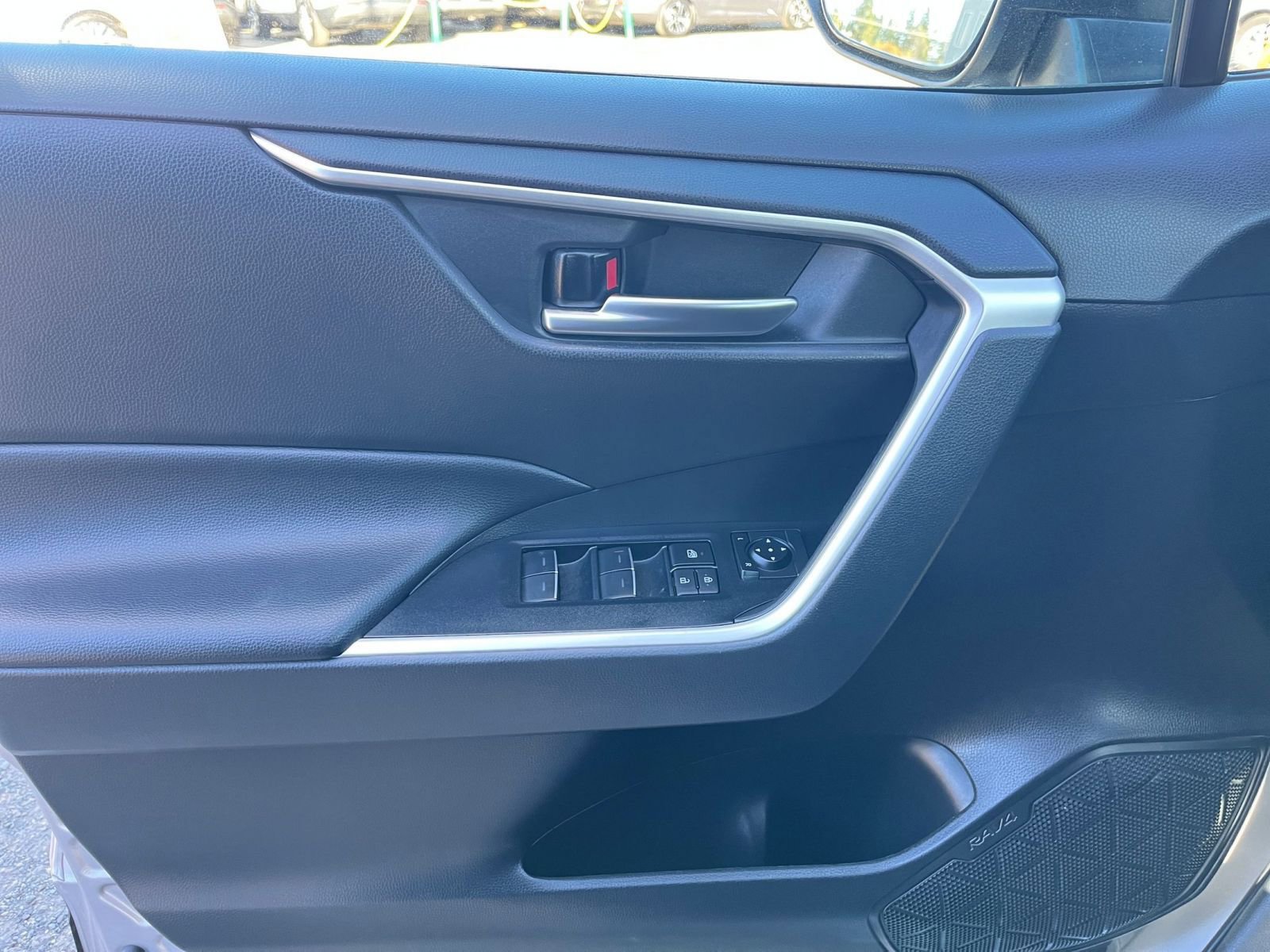 Thumbnail: 2025 Toyota RAV4 - 18