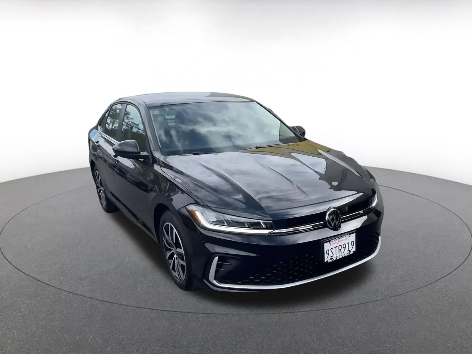 Thumbnail: 2025 Volkswagen Jetta - 3