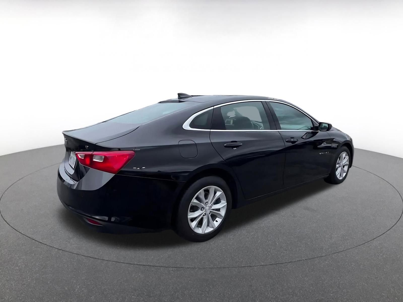 Thumbnail: 2024 Chevrolet Malibu - 15