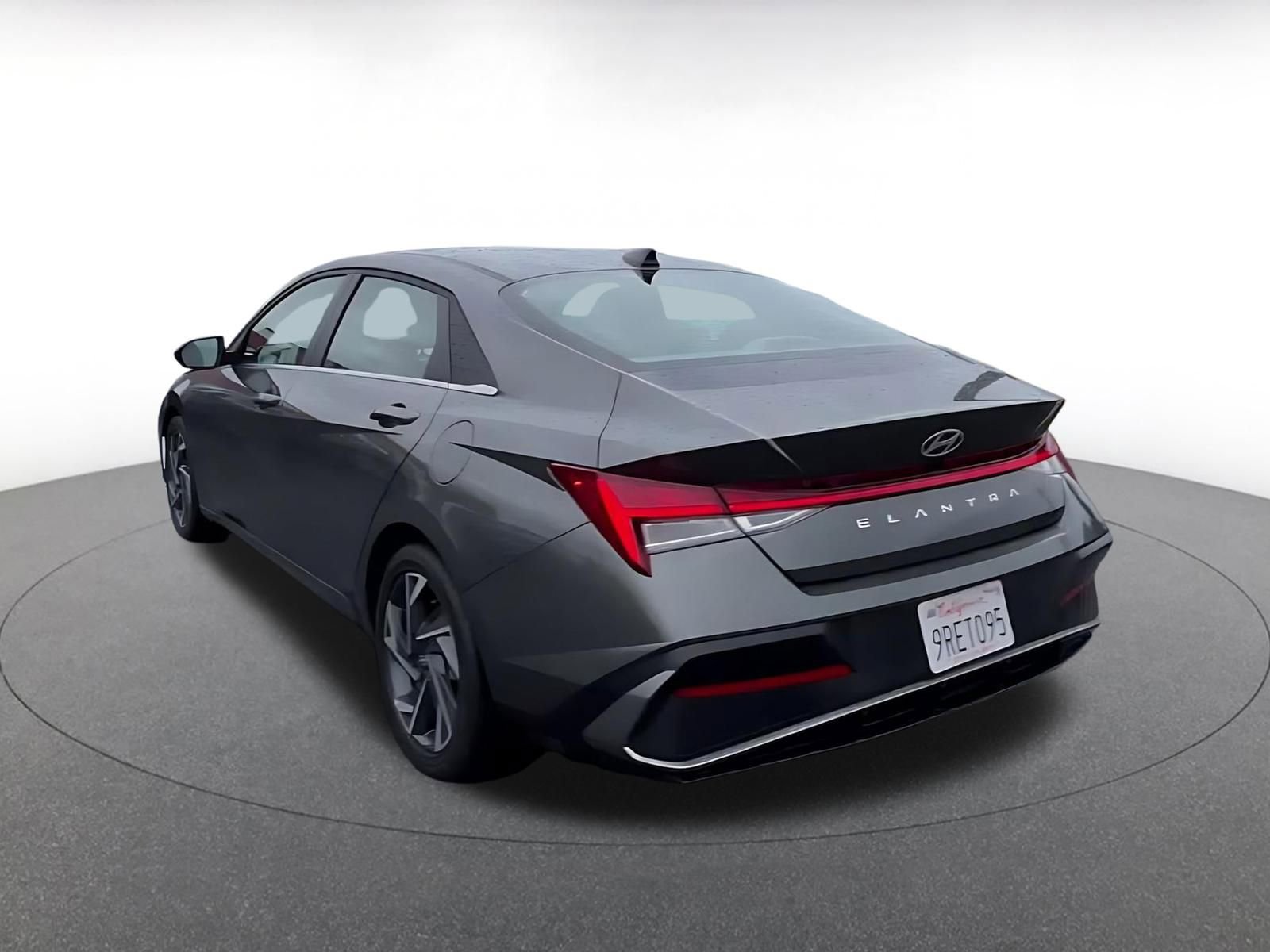 Thumbnail: 2025 Hyundai Elantra - 11