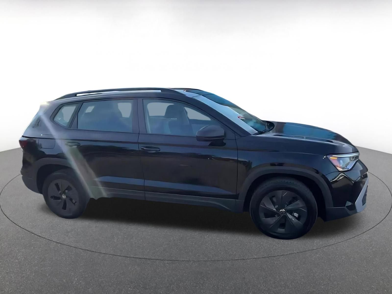 Thumbnail: 2025 Volkswagen Taos - 16