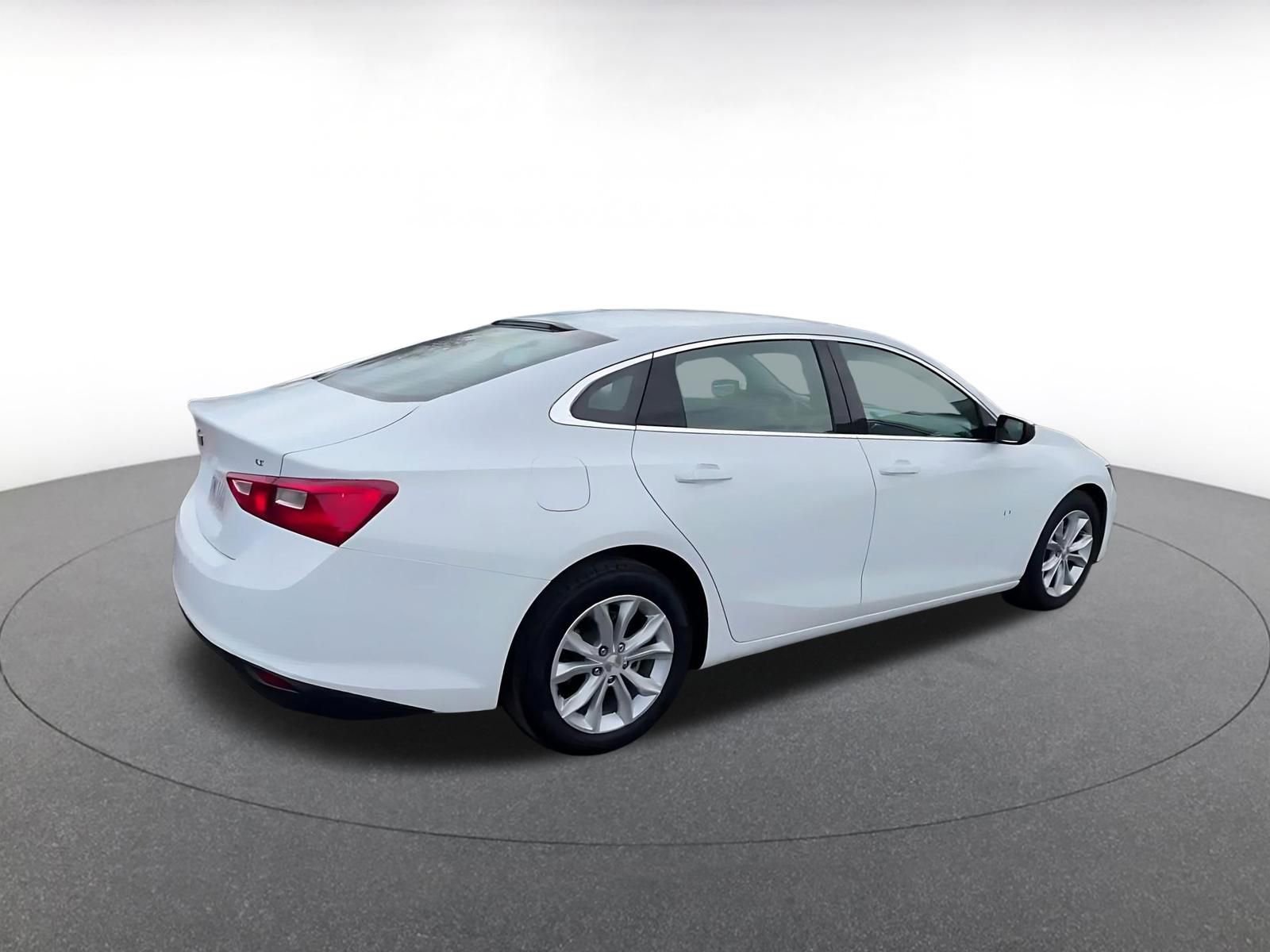 Thumbnail: 2024 Chevrolet Malibu - 15