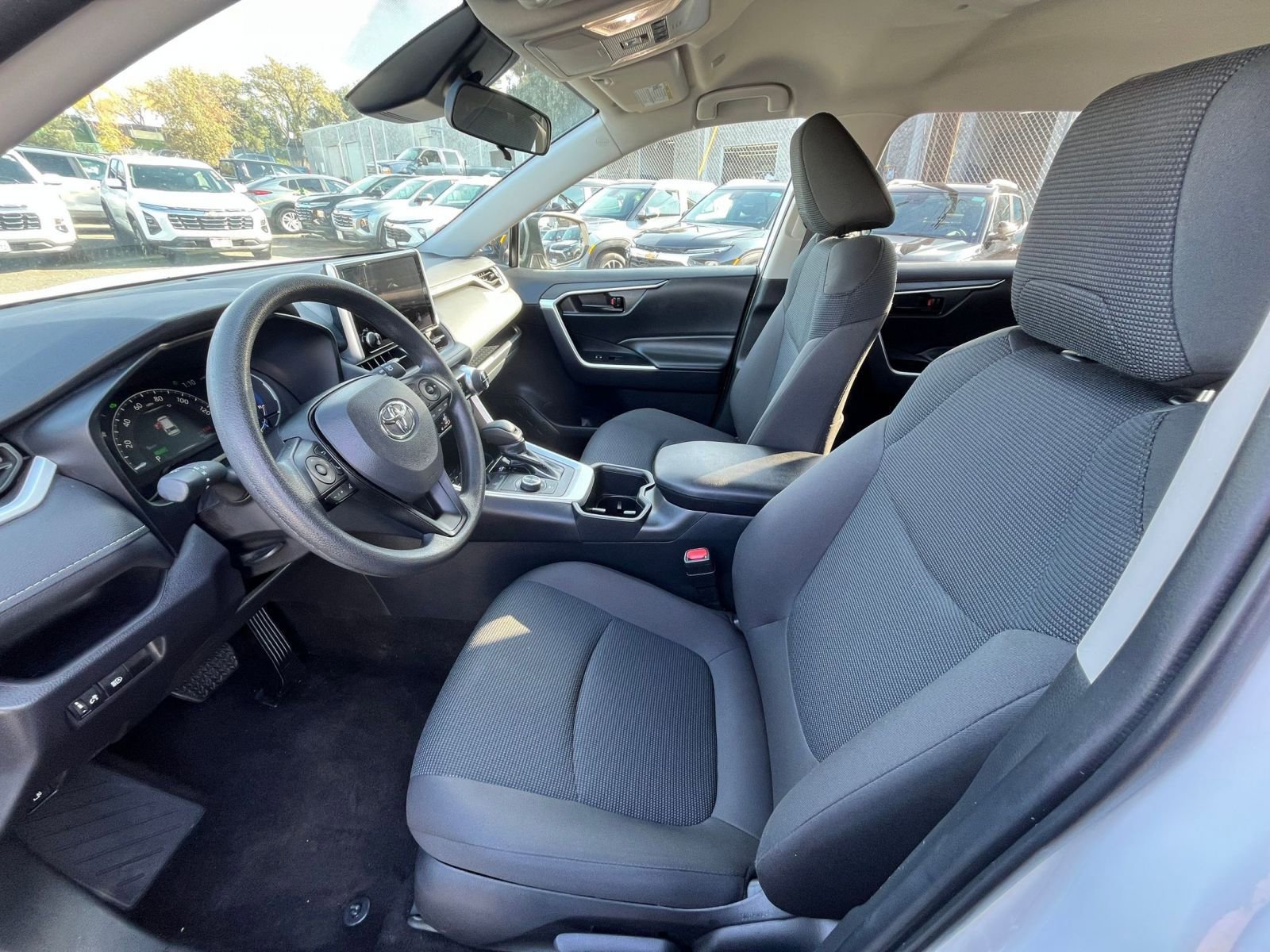 Thumbnail: 2025 Toyota RAV4 - 25