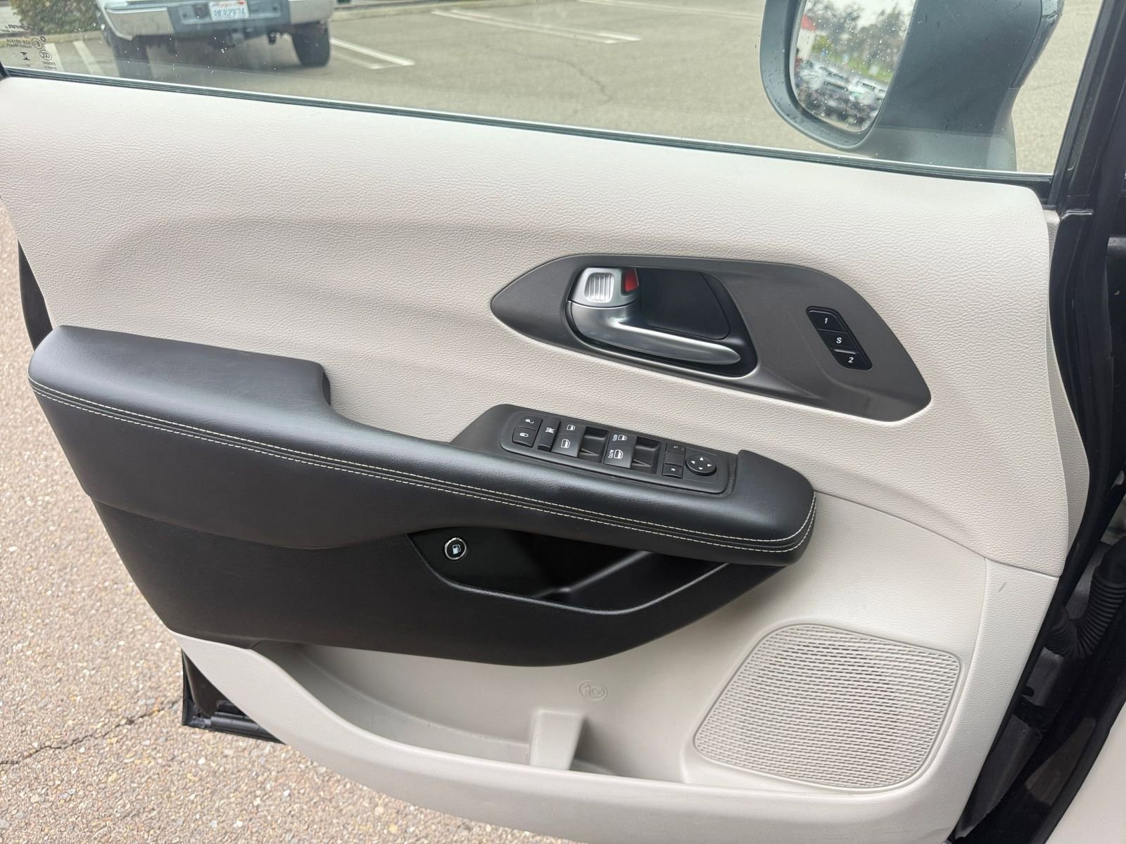 Thumbnail: 2023 Chrysler Pacifica - 20