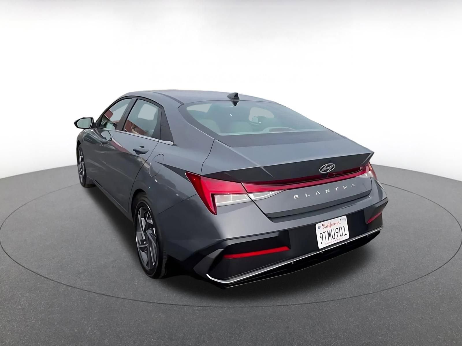 Thumbnail: 2025 Hyundai Elantra - 11