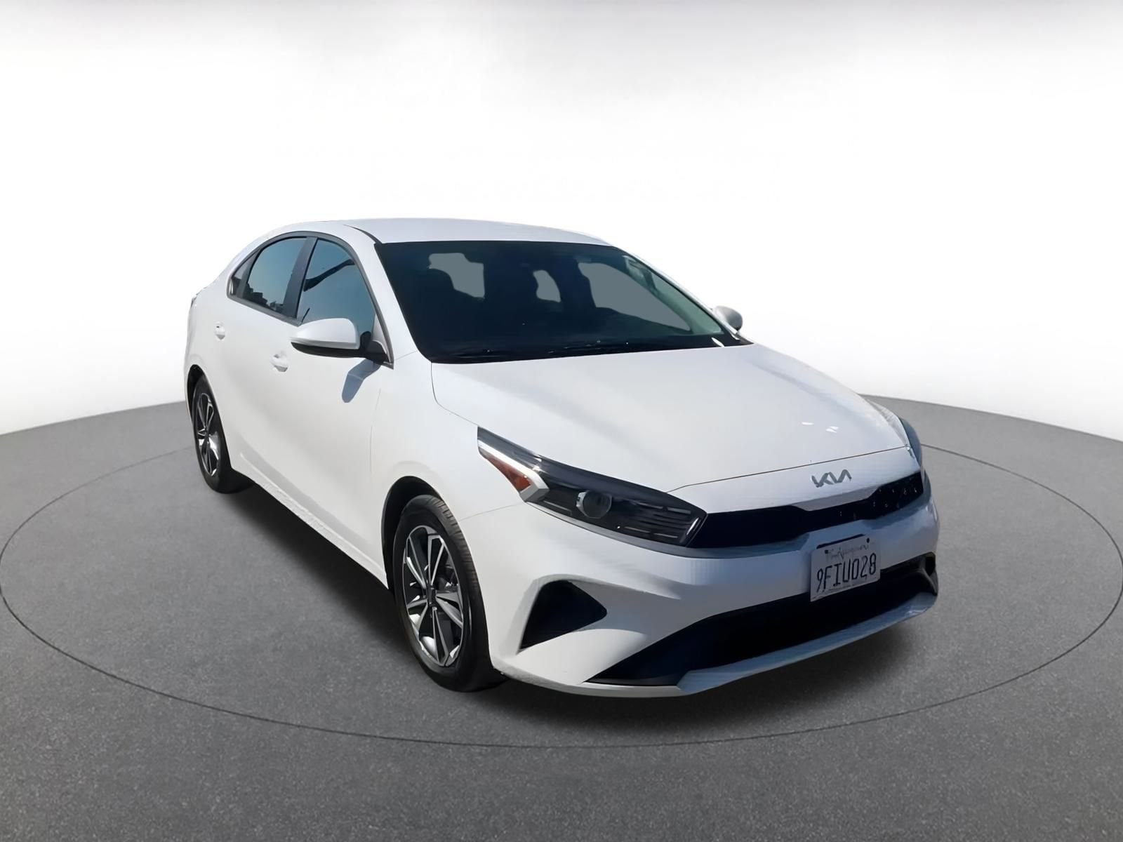 Thumbnail: 2023 Kia Forte - 3