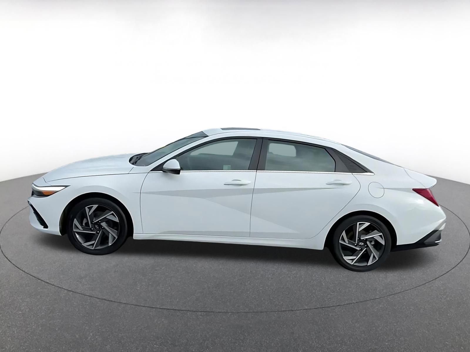 Thumbnail: 2025 Hyundai Elantra - 9