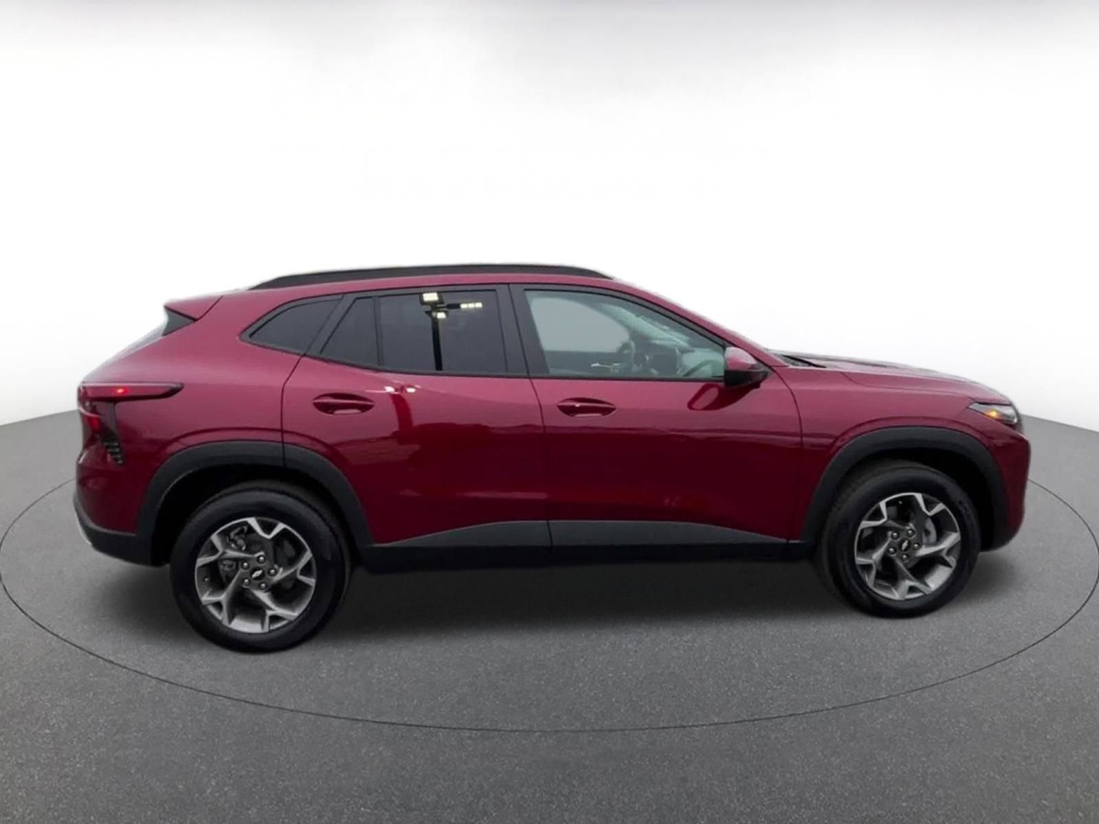 Thumbnail: 2025 Chevrolet Trax - 16
