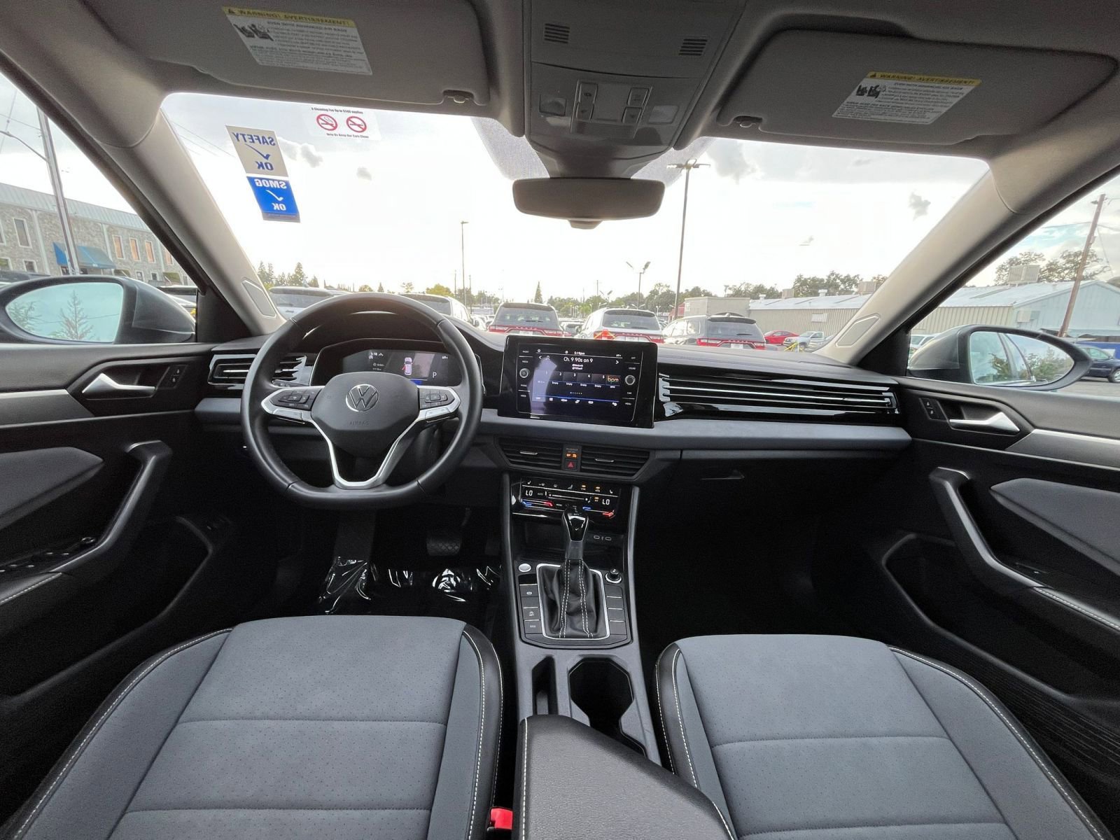 Thumbnail: 2025 Volkswagen Jetta - 32