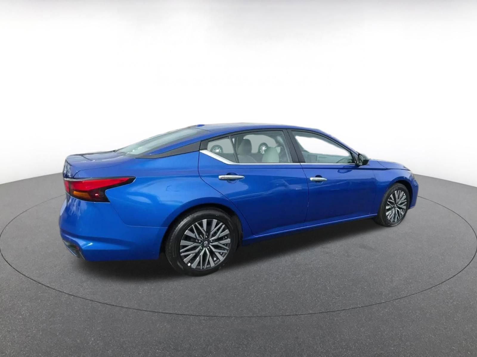 Thumbnail: 2025 Nissan Altima - 15