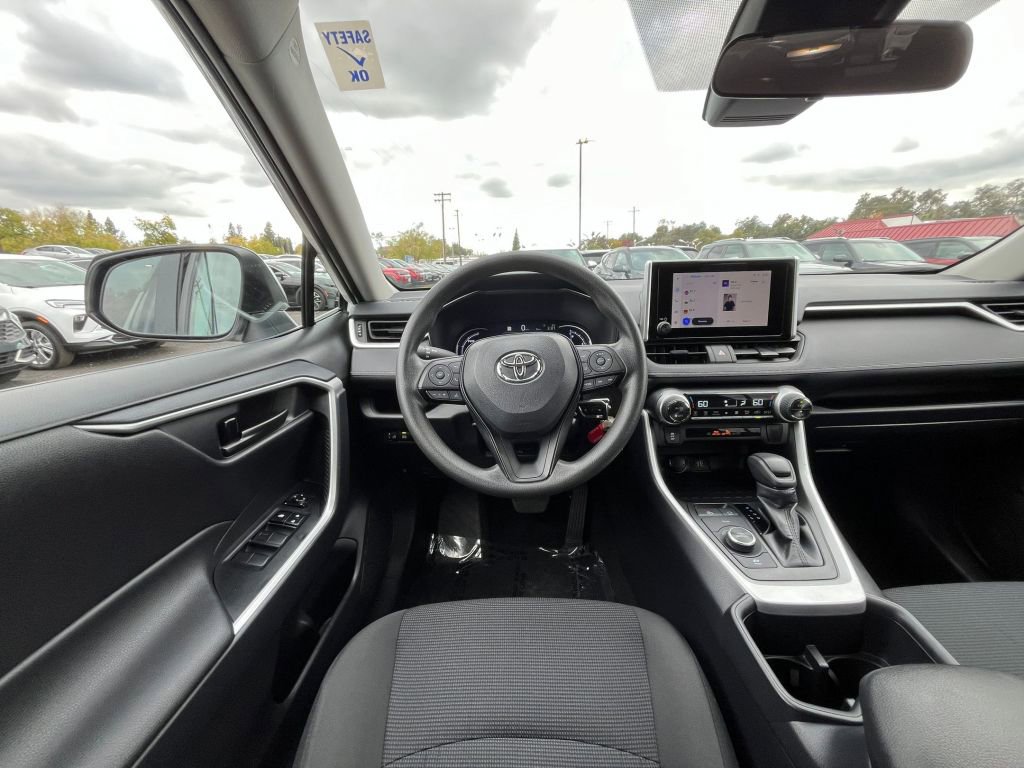 Thumbnail: 2025 Toyota RAV4 - 35