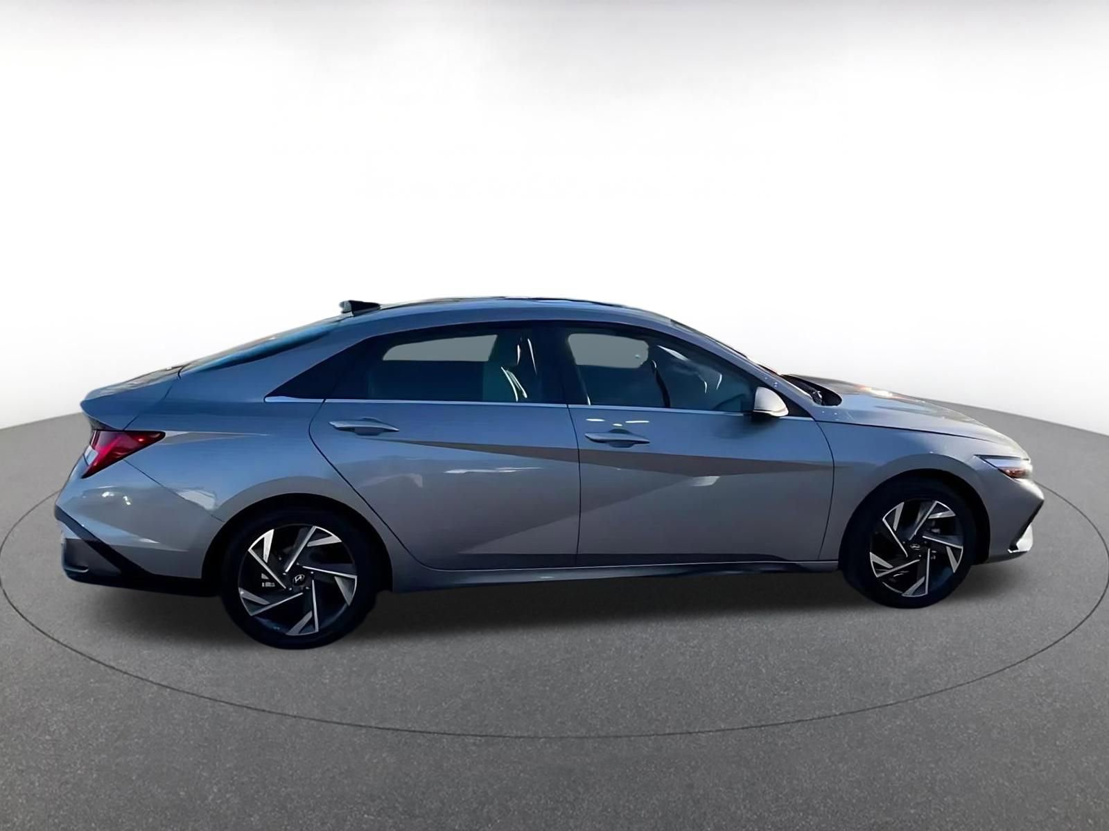 Thumbnail: 2025 Hyundai Elantra - 16