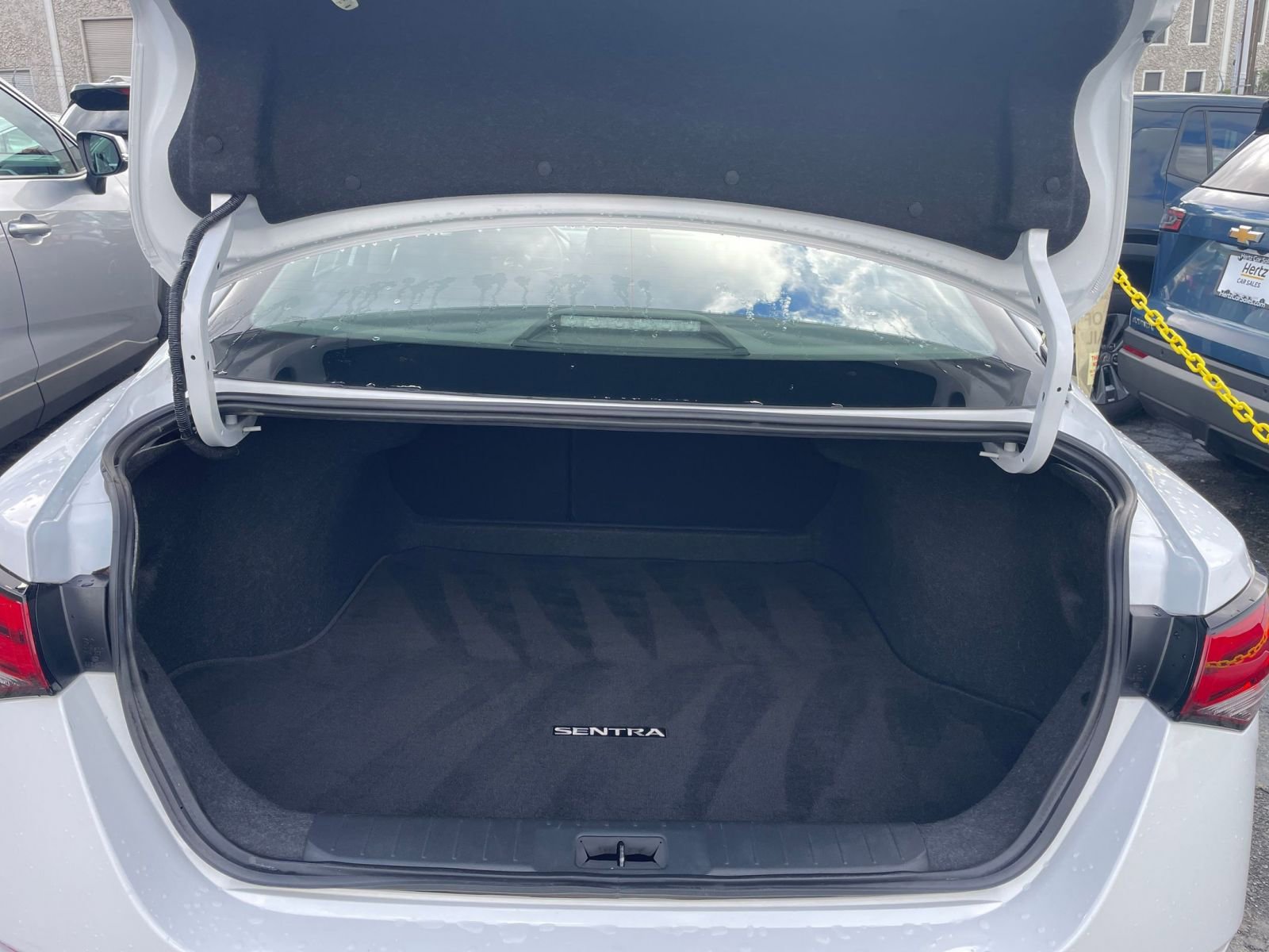 Thumbnail: 2025 Nissan Sentra - 31