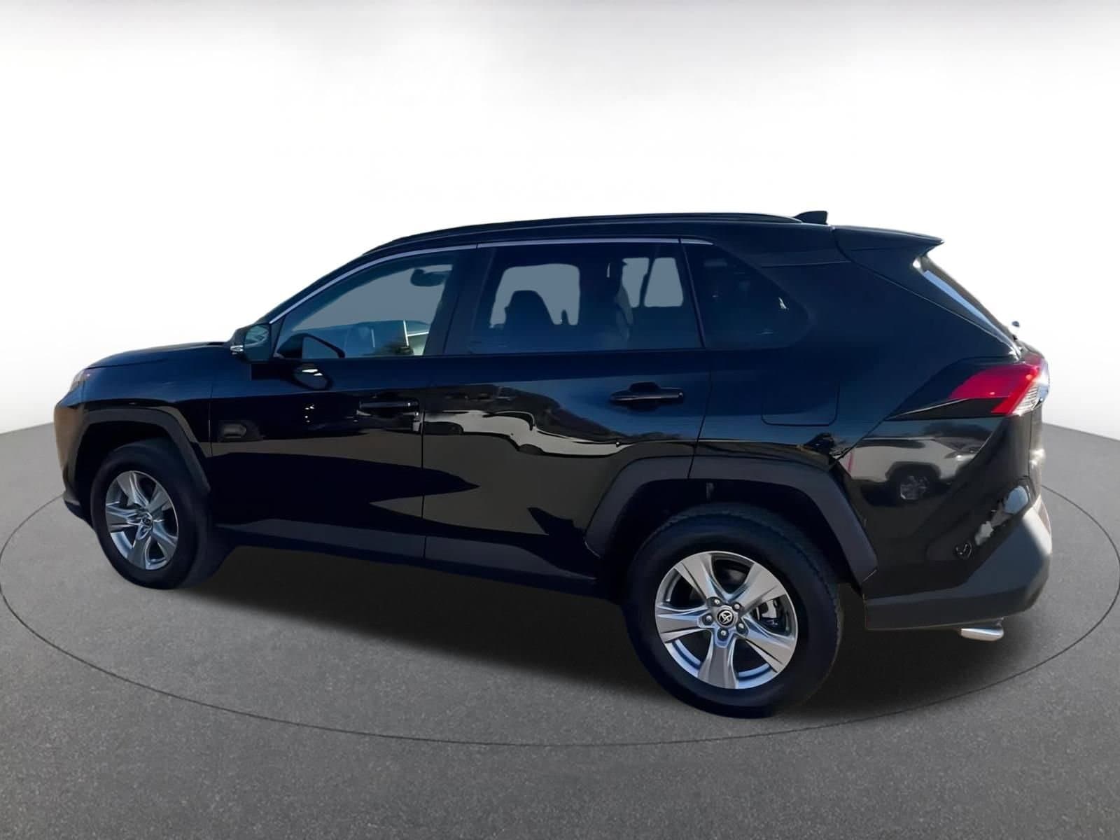 Thumbnail: 2025 Toyota RAV4 - 17