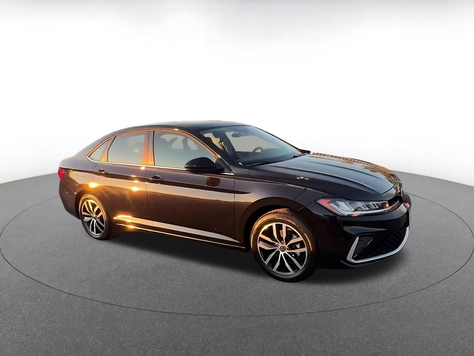 Thumbnail: 2025 Volkswagen Jetta - 2