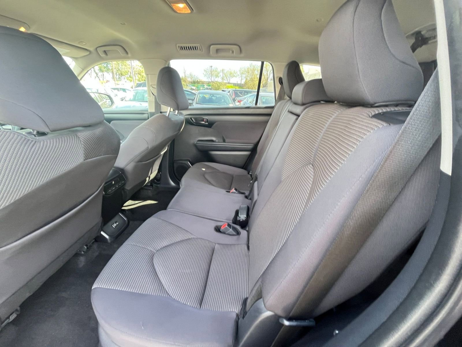 Thumbnail: 2025 Toyota Highlander - 28