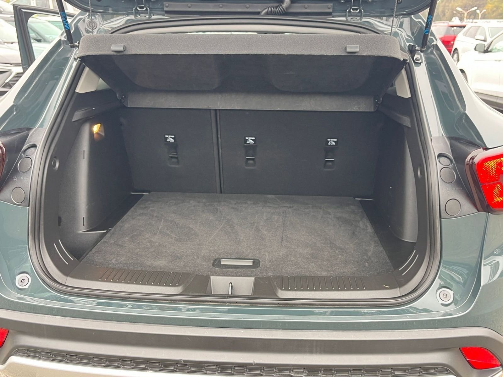 Thumbnail: 2025 Chevrolet Trax - 29