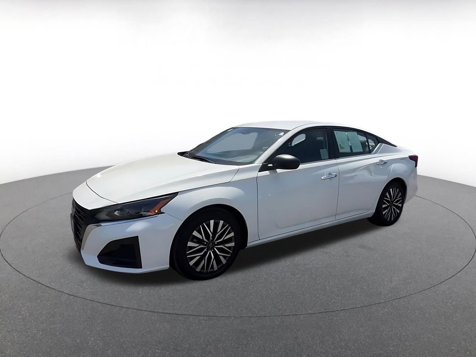 Thumbnail: 2025 Nissan Altima - 8