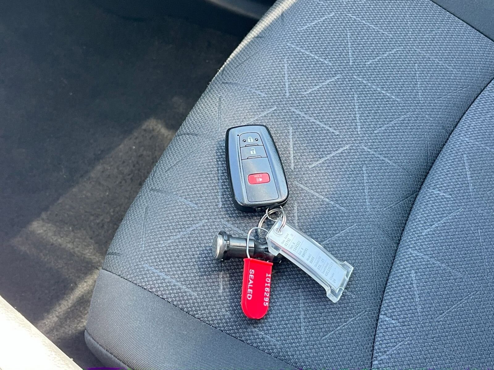 Thumbnail: 2025 Toyota RAV4 - 22