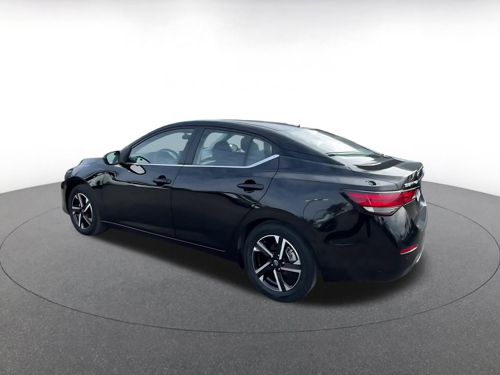 Thumbnail: 2025 Nissan Sentra - 10