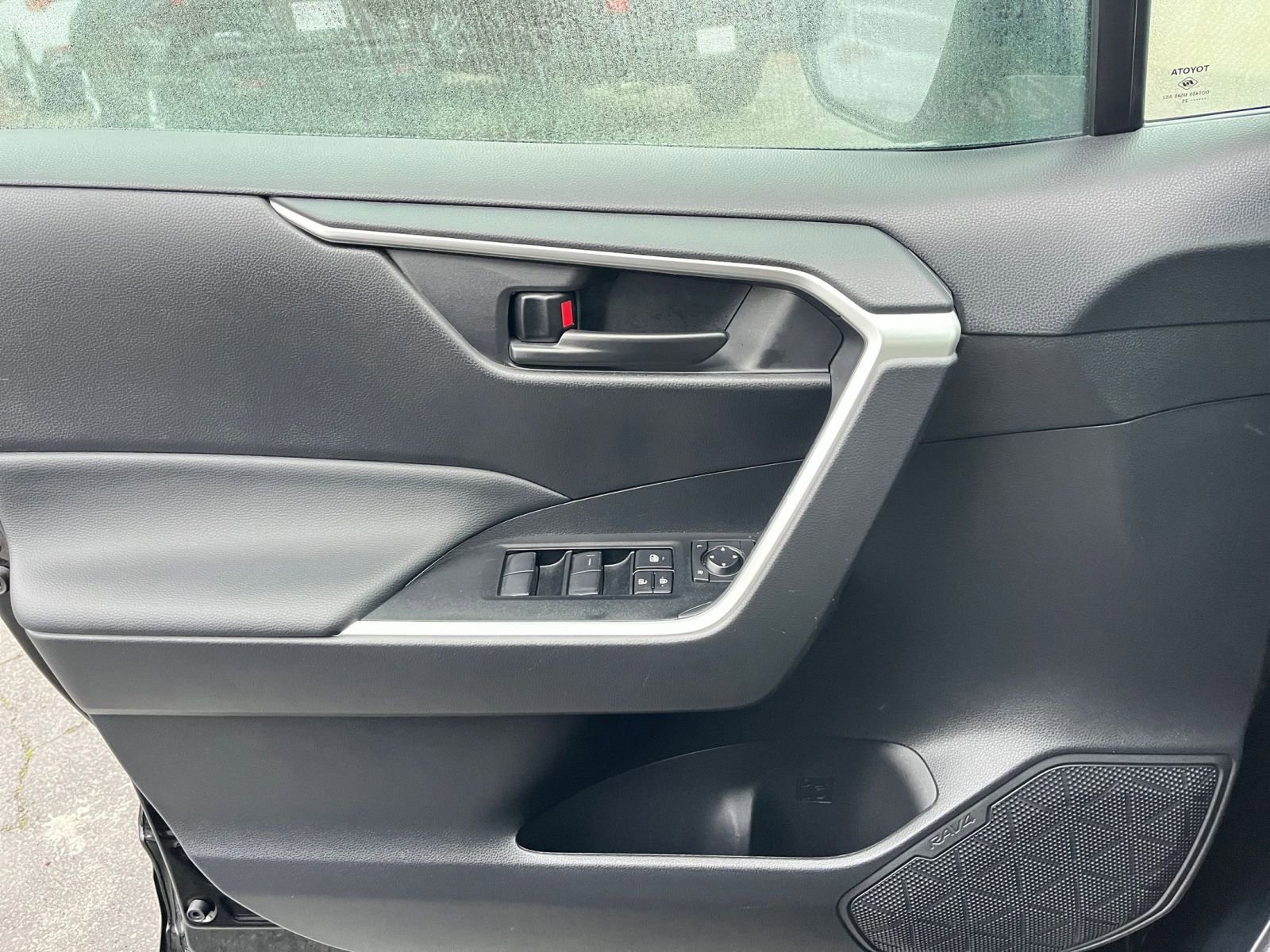 Thumbnail: 2025 Toyota RAV4 - 20