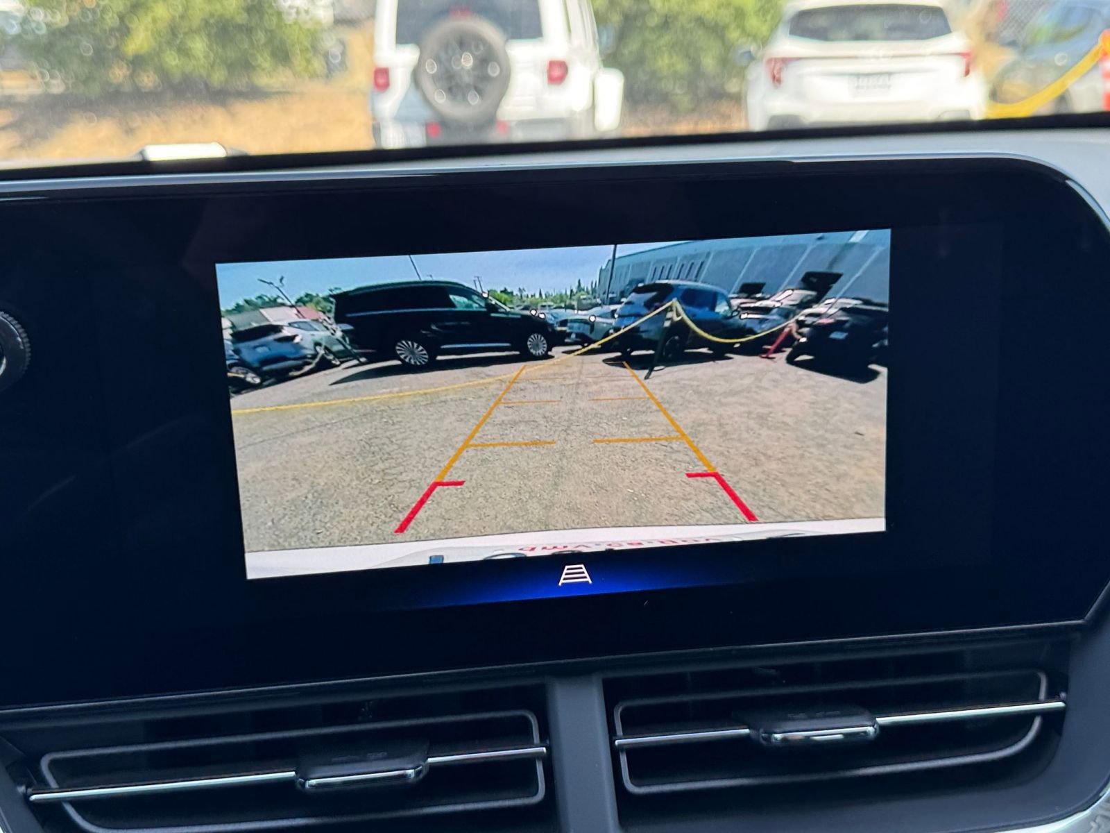 Thumbnail: 2025 Chevrolet Trax - 22