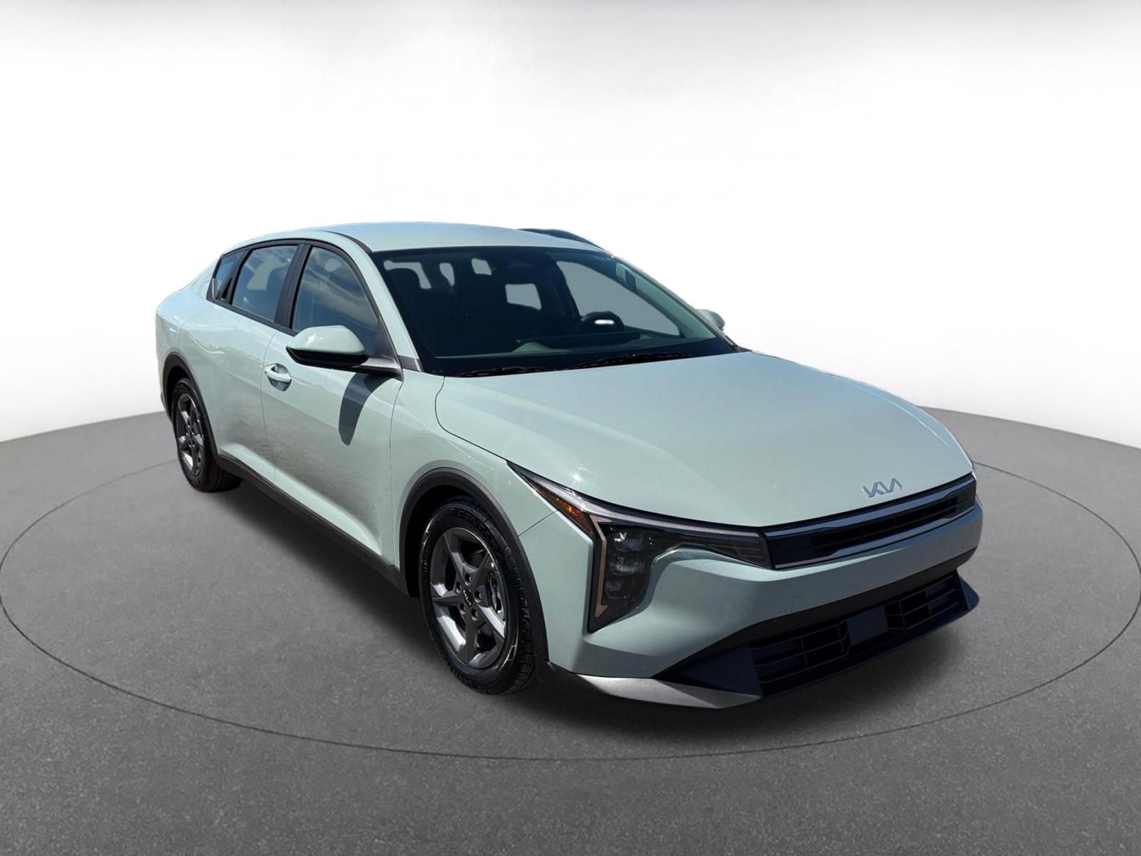 Thumbnail: 2025 Kia K4 - 1