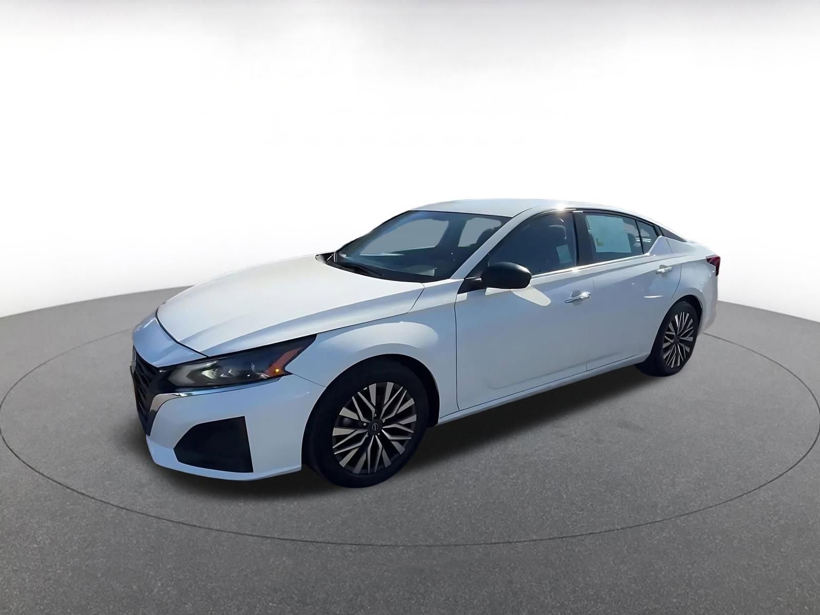 Thumbnail: 2025 Nissan Altima - 8