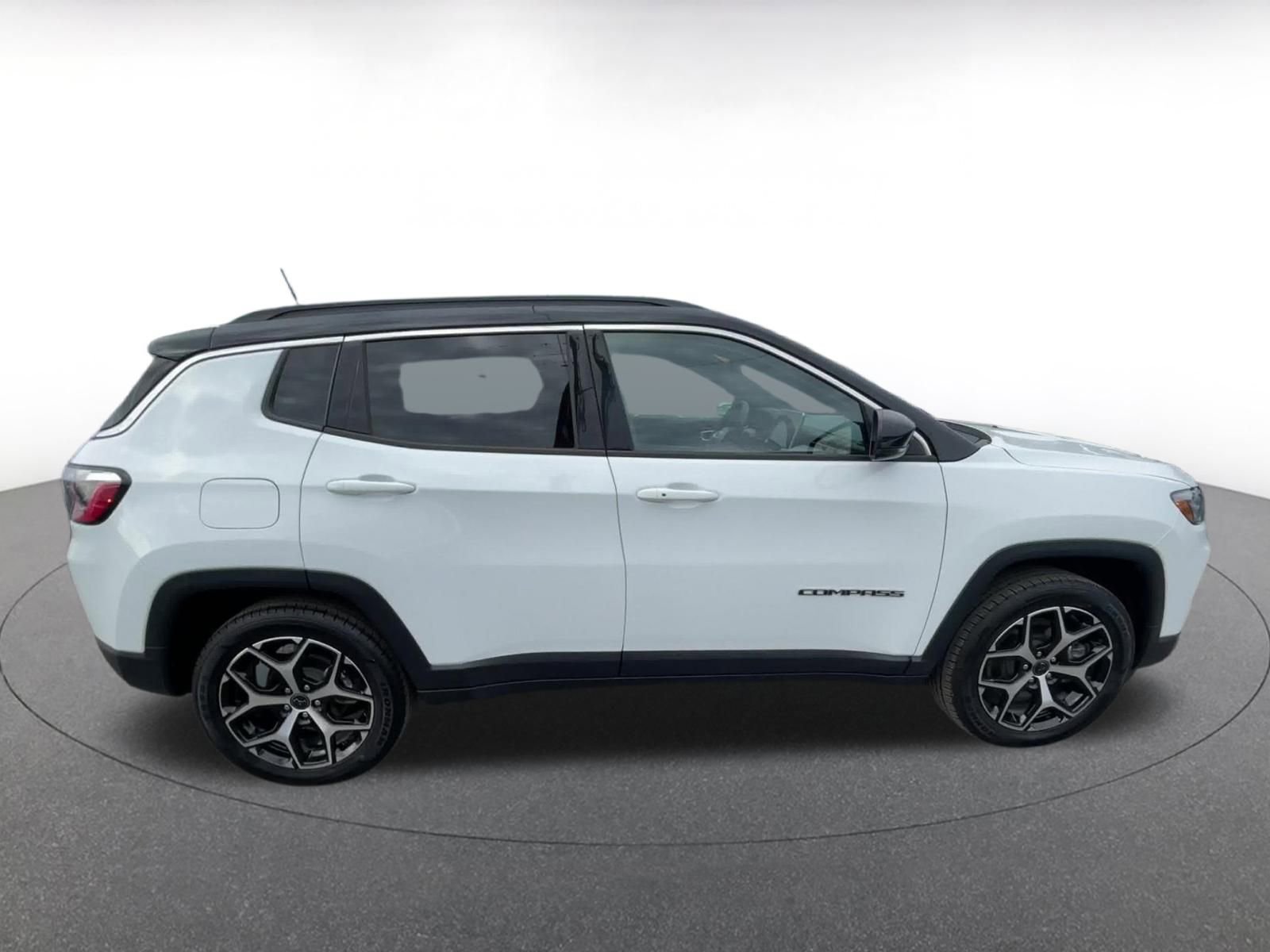 Thumbnail: 2025 Jeep Compass - 16