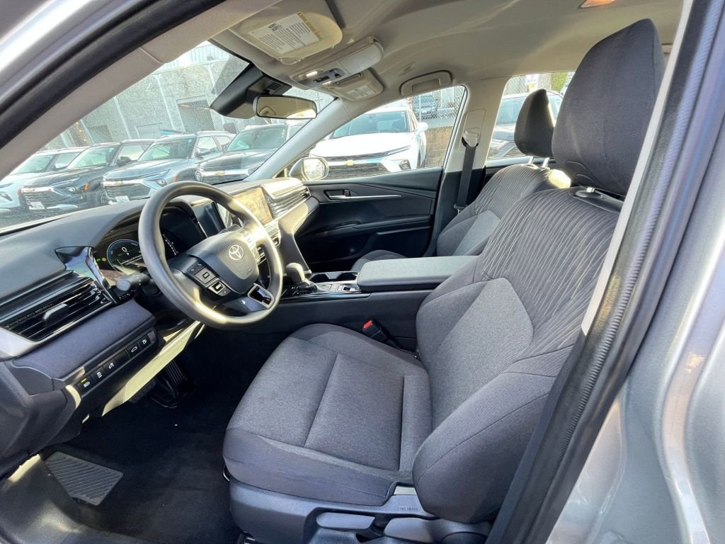 Thumbnail: 2025 Toyota Camry - 20