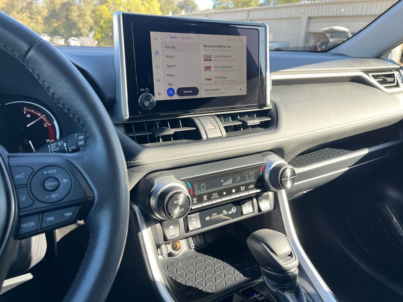 Thumbnail: 2025 Toyota RAV4 - 18