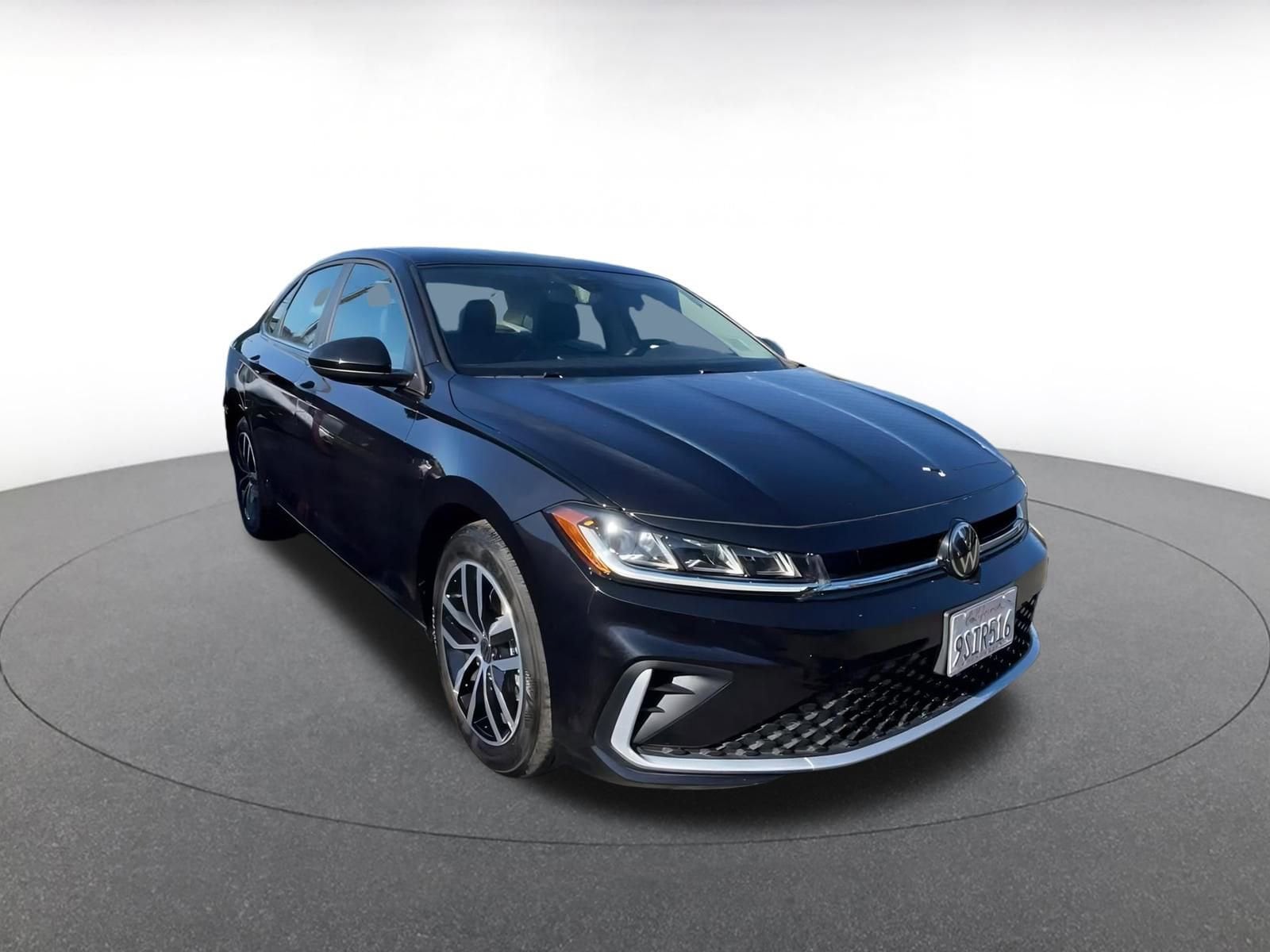 Thumbnail: 2025 Volkswagen Jetta - 3