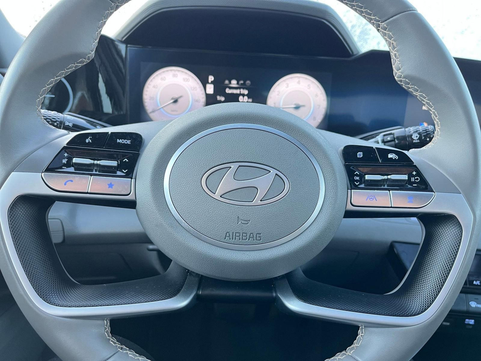 Thumbnail: 2025 Hyundai Elantra - 25