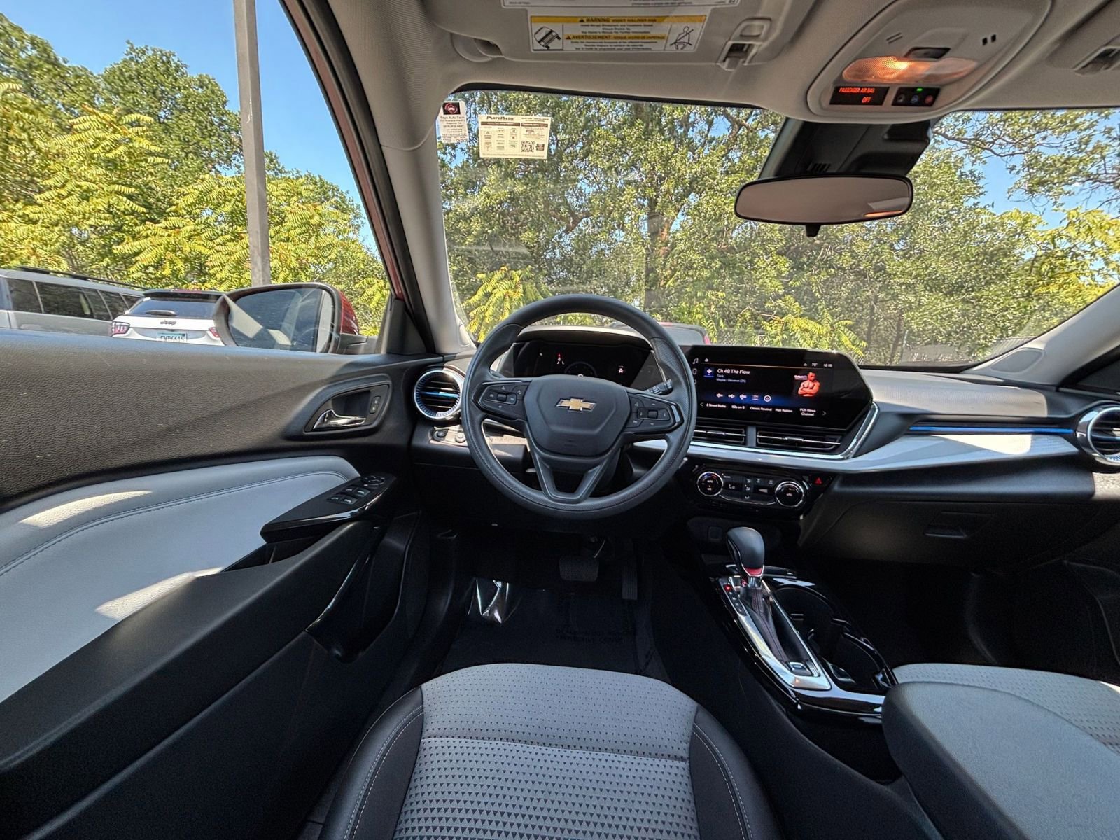 Thumbnail: 2025 Chevrolet Trax - 33