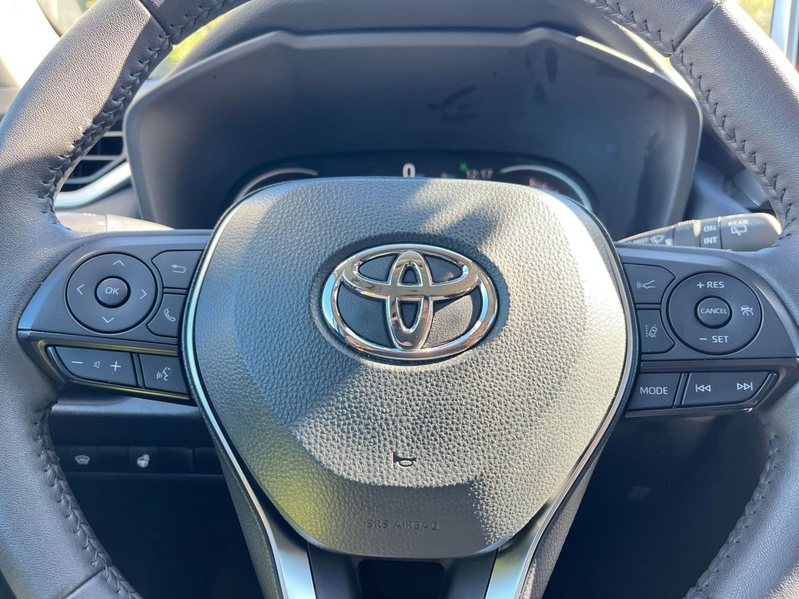 Thumbnail: 2025 Toyota RAV4 - 28