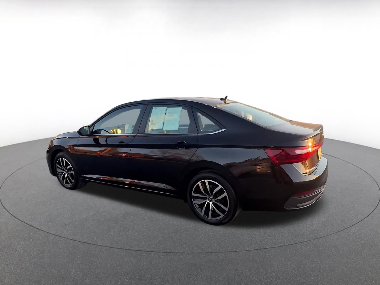 Thumbnail: 2025 Volkswagen Jetta - 11