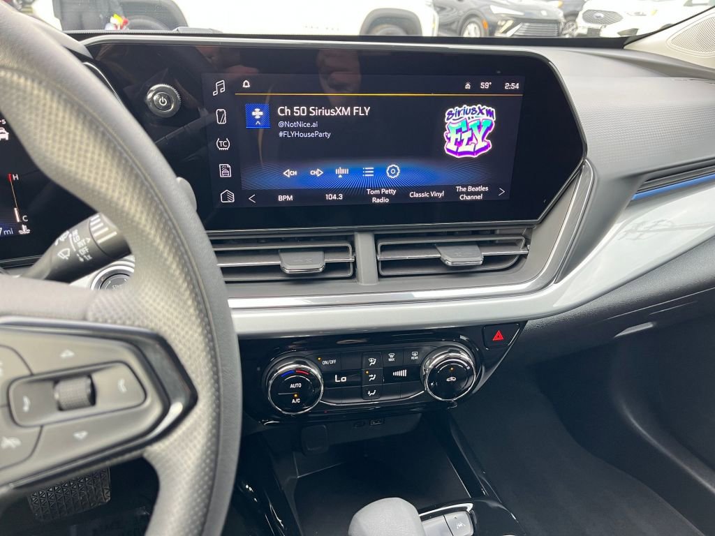 Thumbnail: 2025 Chevrolet Trax - 31