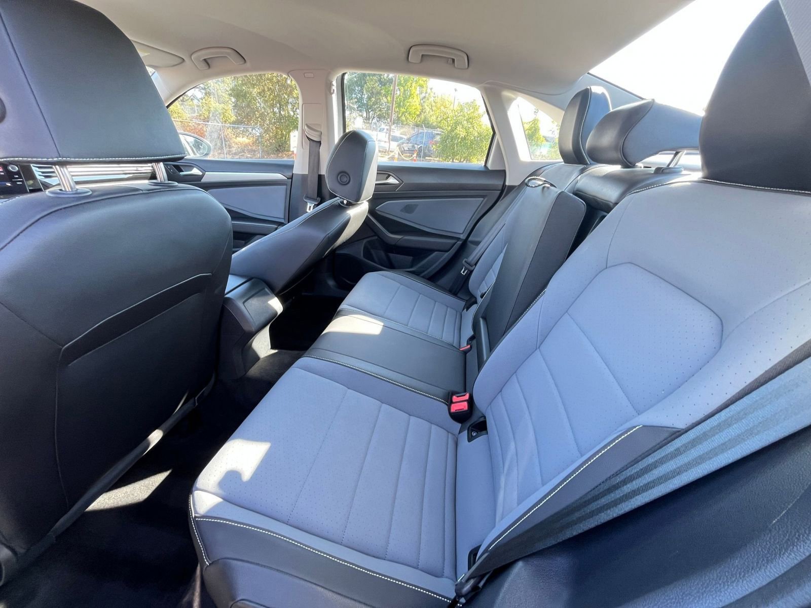 Thumbnail: 2025 Volkswagen Jetta - 24