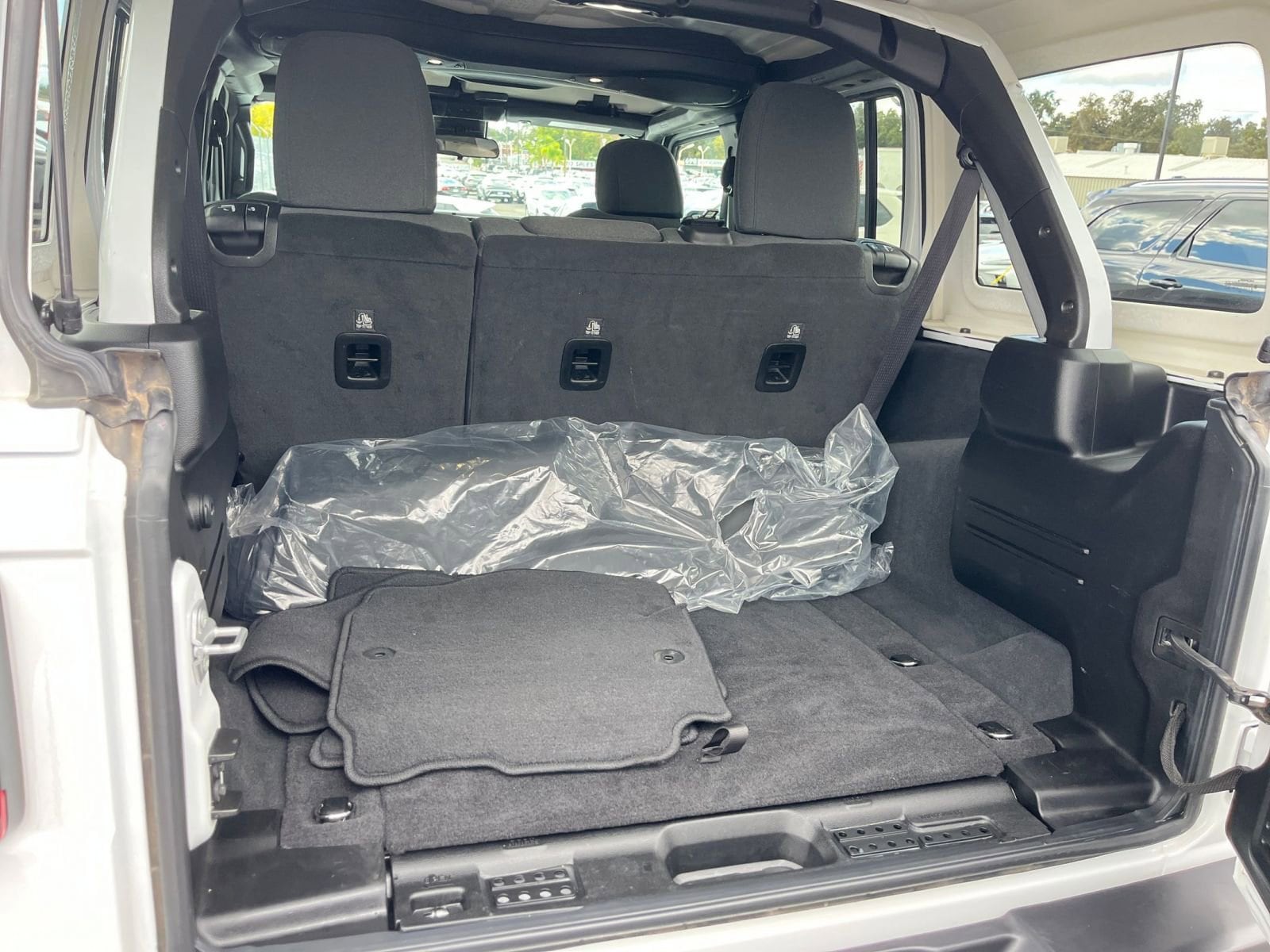 Thumbnail: 2025 Jeep Wrangler - 30