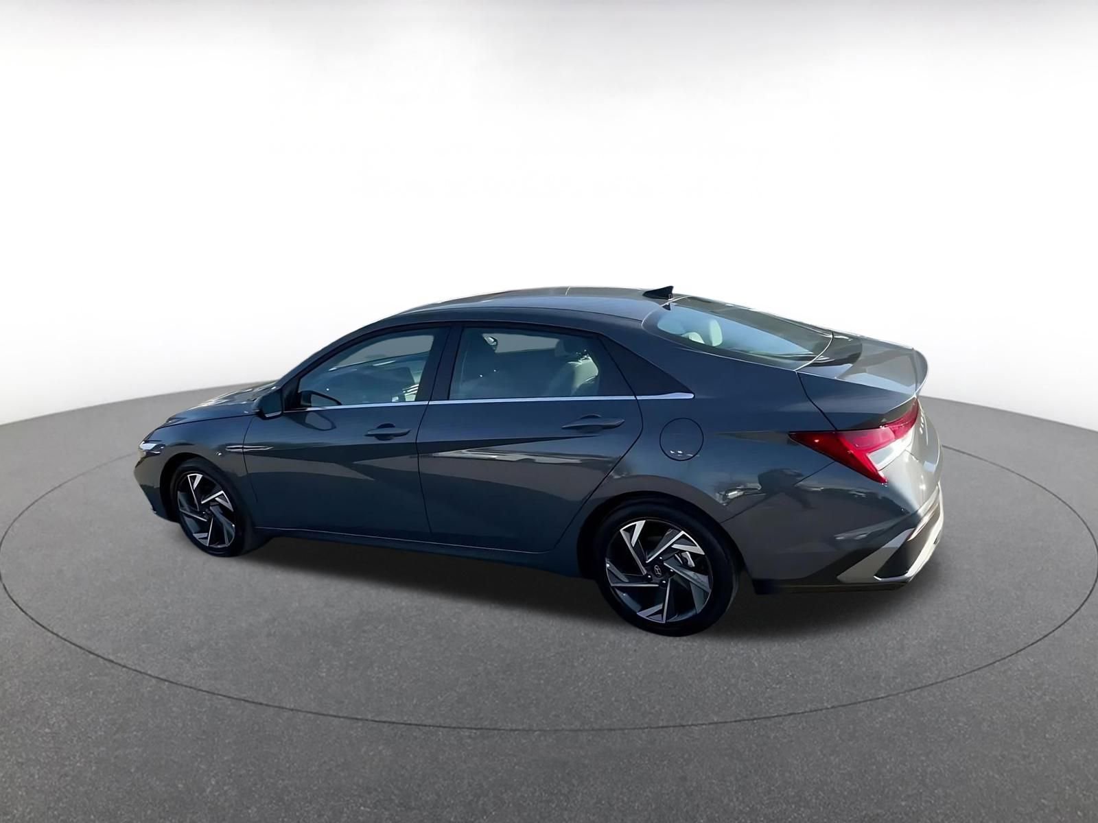 Thumbnail: 2025 Hyundai Elantra - 10