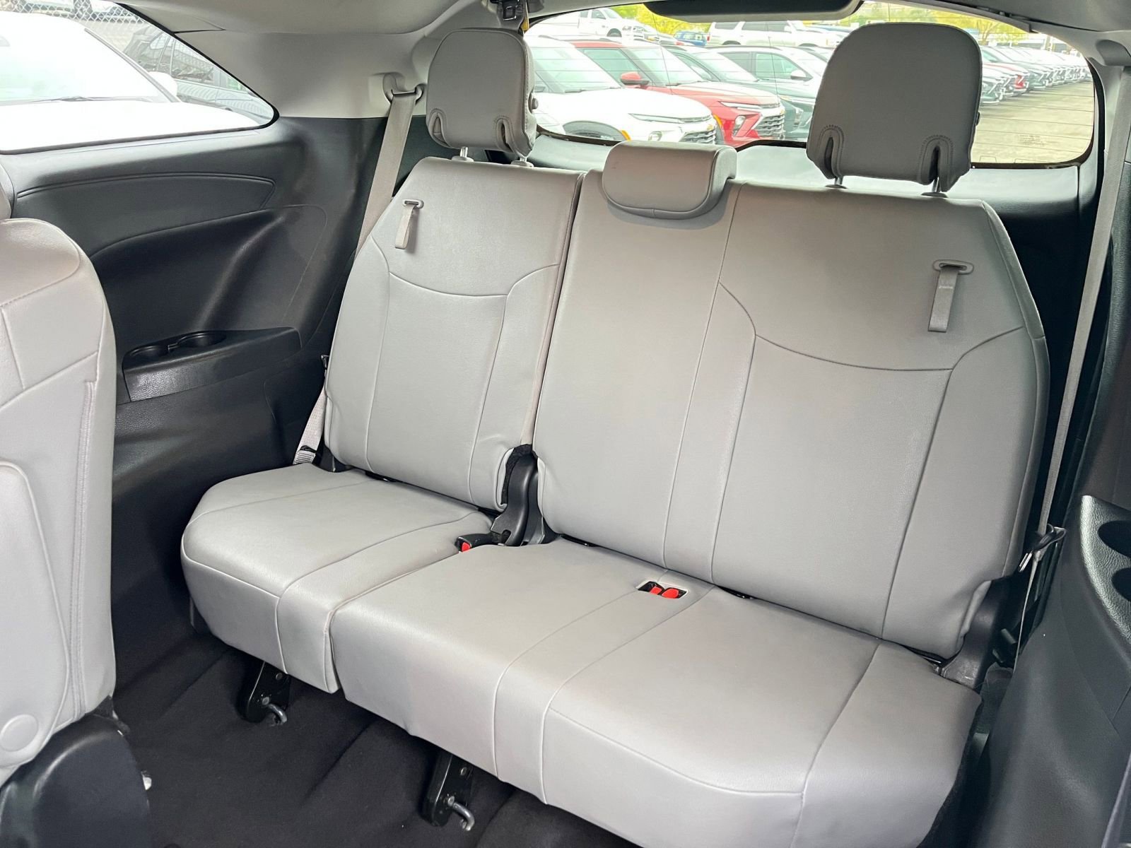 Thumbnail: 2025 Toyota Sienna - 30