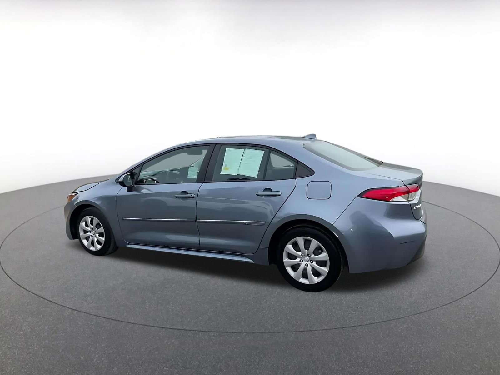 Thumbnail: 2023 Toyota Corolla - 10