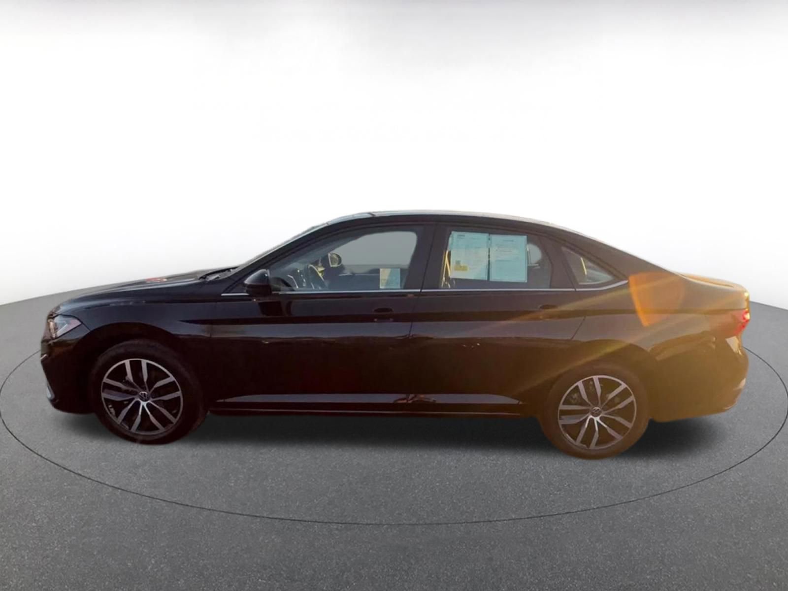 Thumbnail: 2025 Volkswagen Jetta - 10