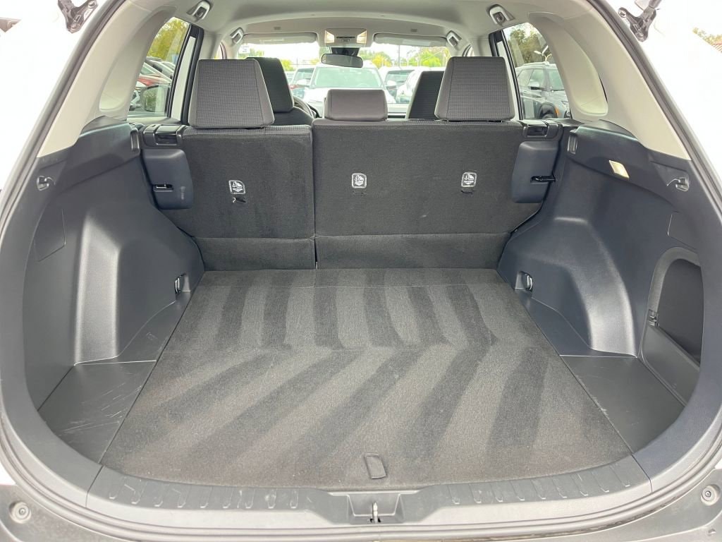 Thumbnail: 2025 Toyota RAV4 - 27