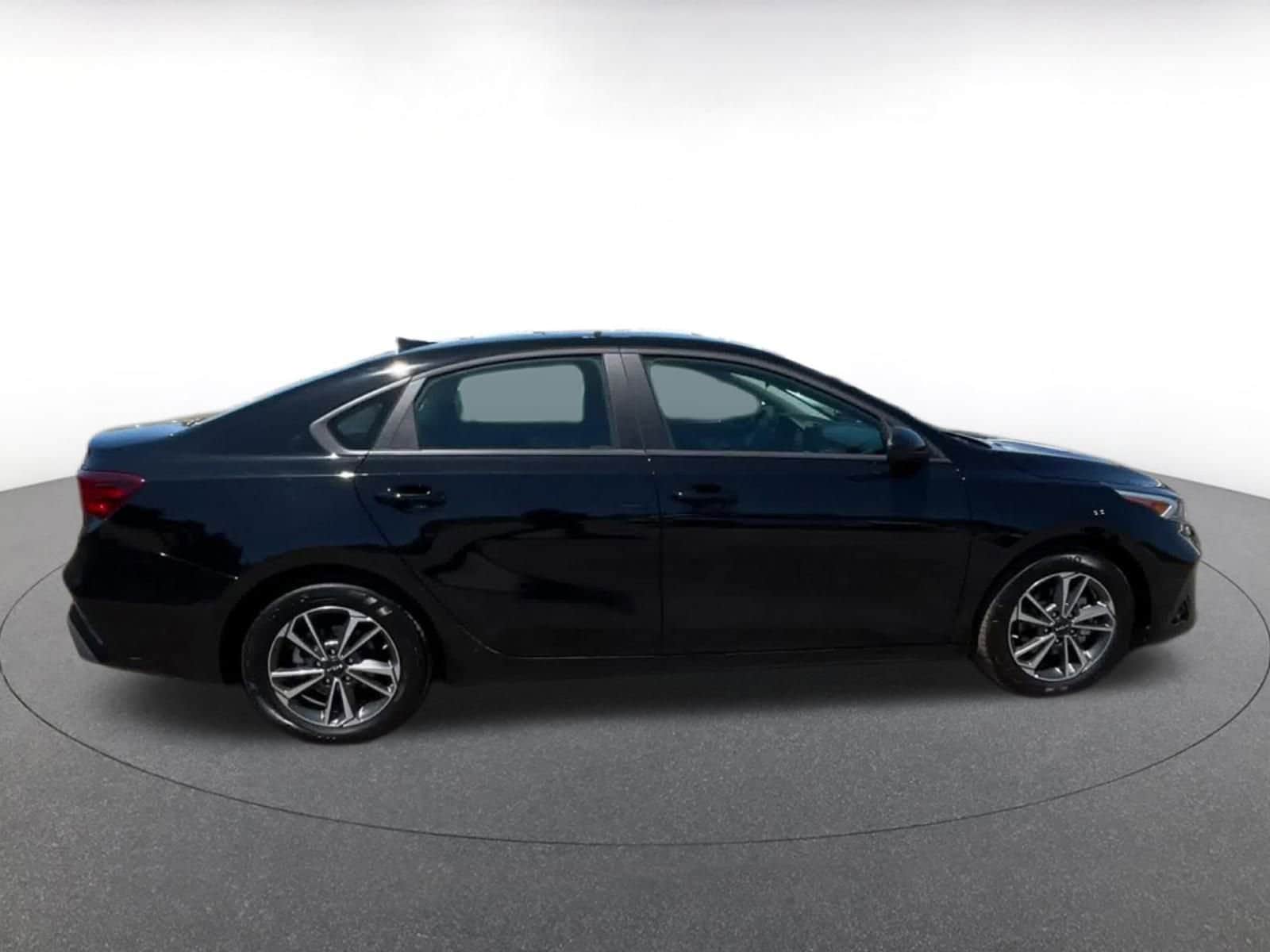 Thumbnail: 2024 Kia Forte - 16