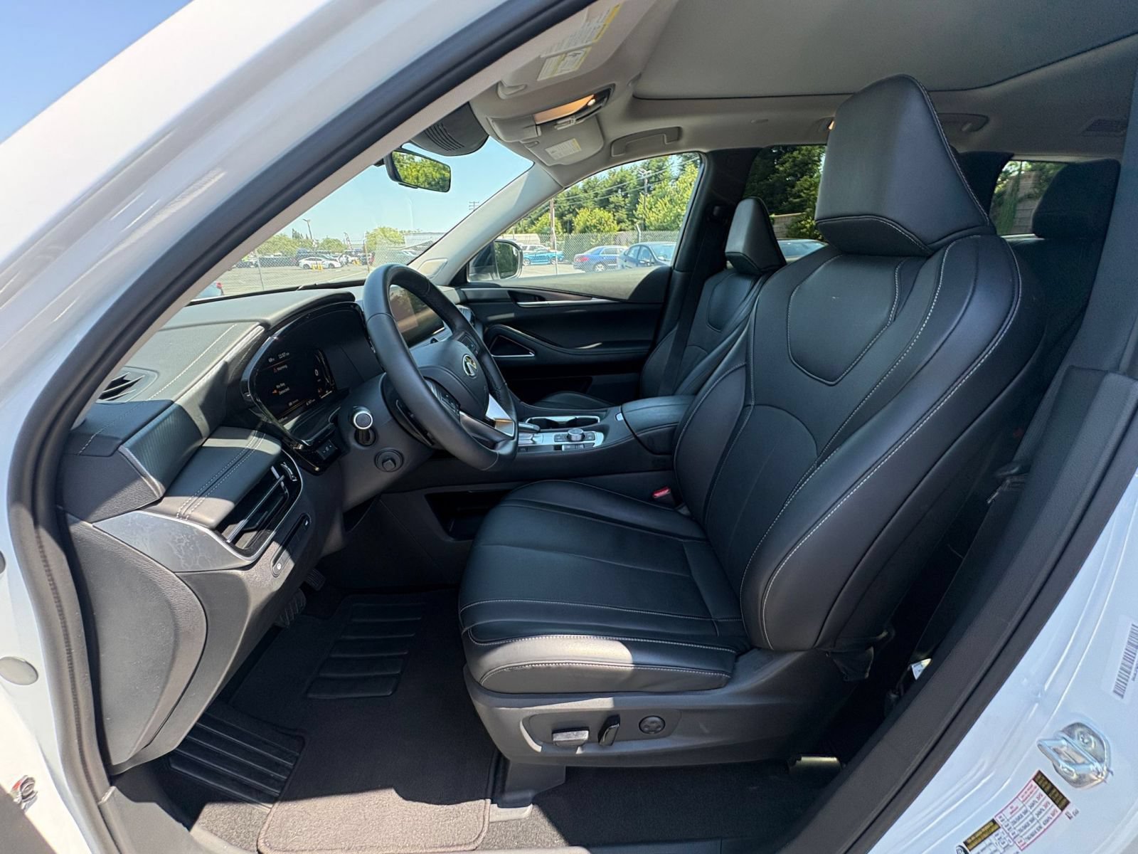 Thumbnail: 2026 INFINITI QX60 - 30