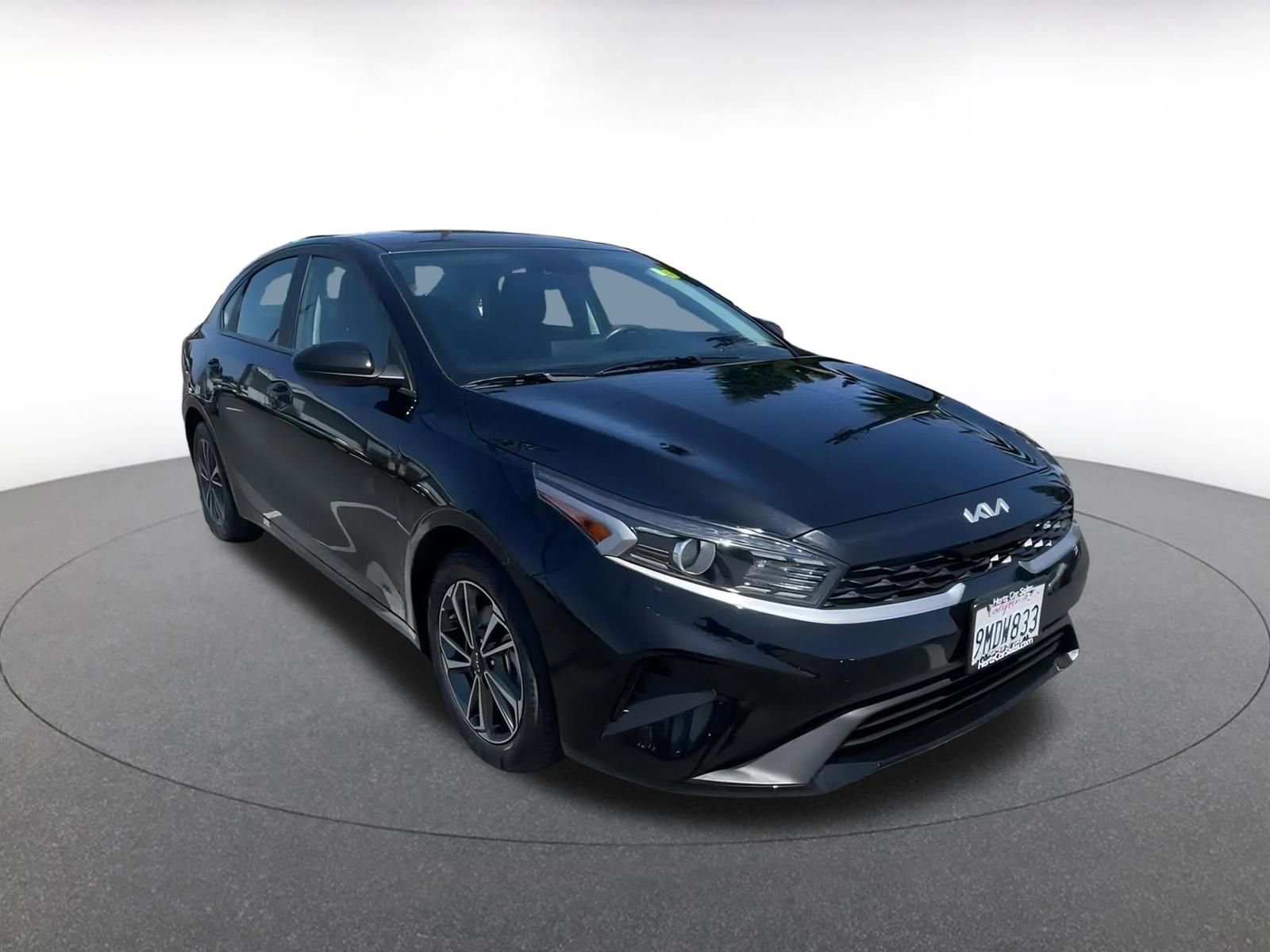 Thumbnail: 2024 Kia Forte - 3