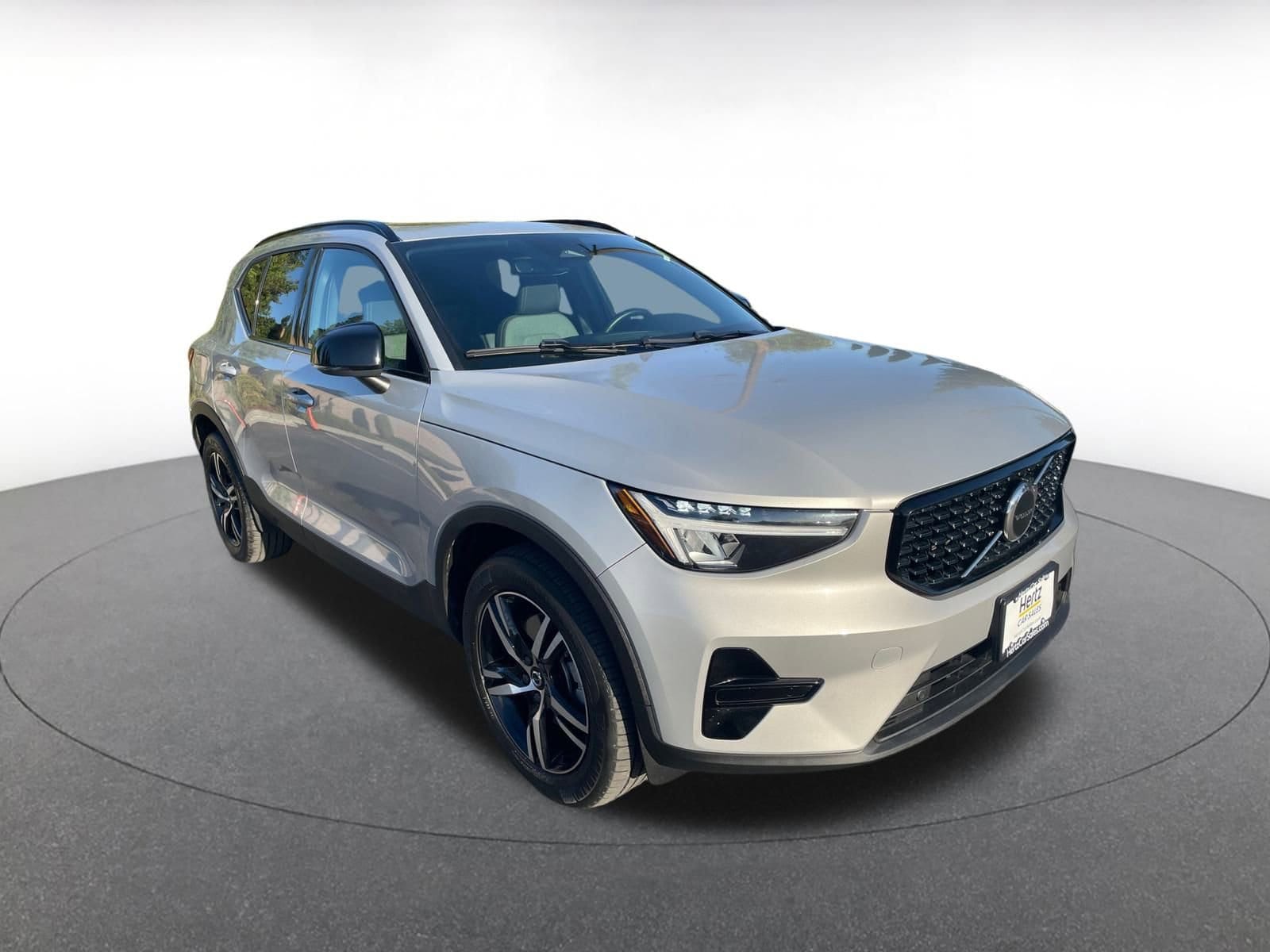 Thumbnail: 2024 Volvo XC40 - 1