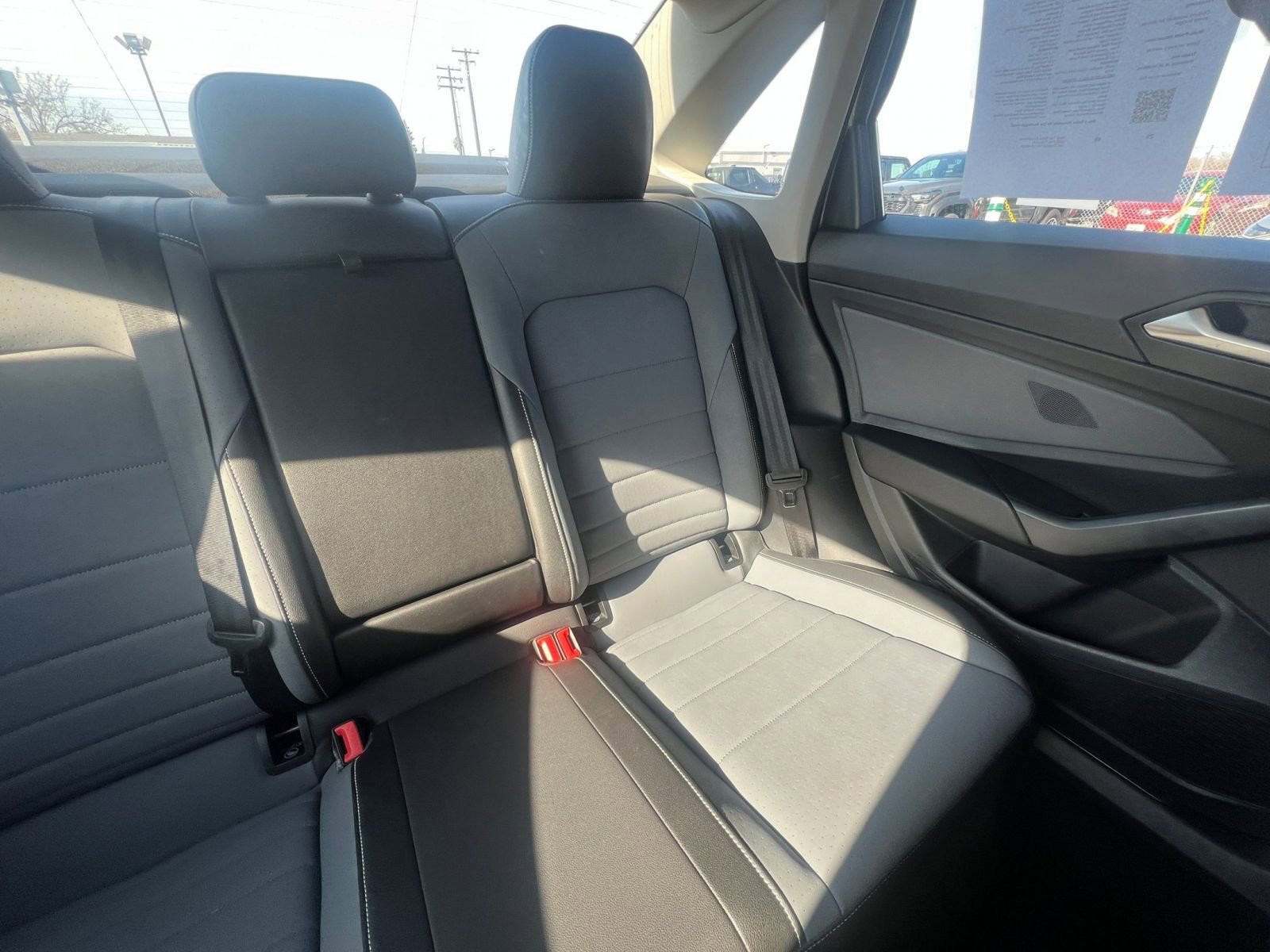 Thumbnail: 2025 Volkswagen Jetta - 33